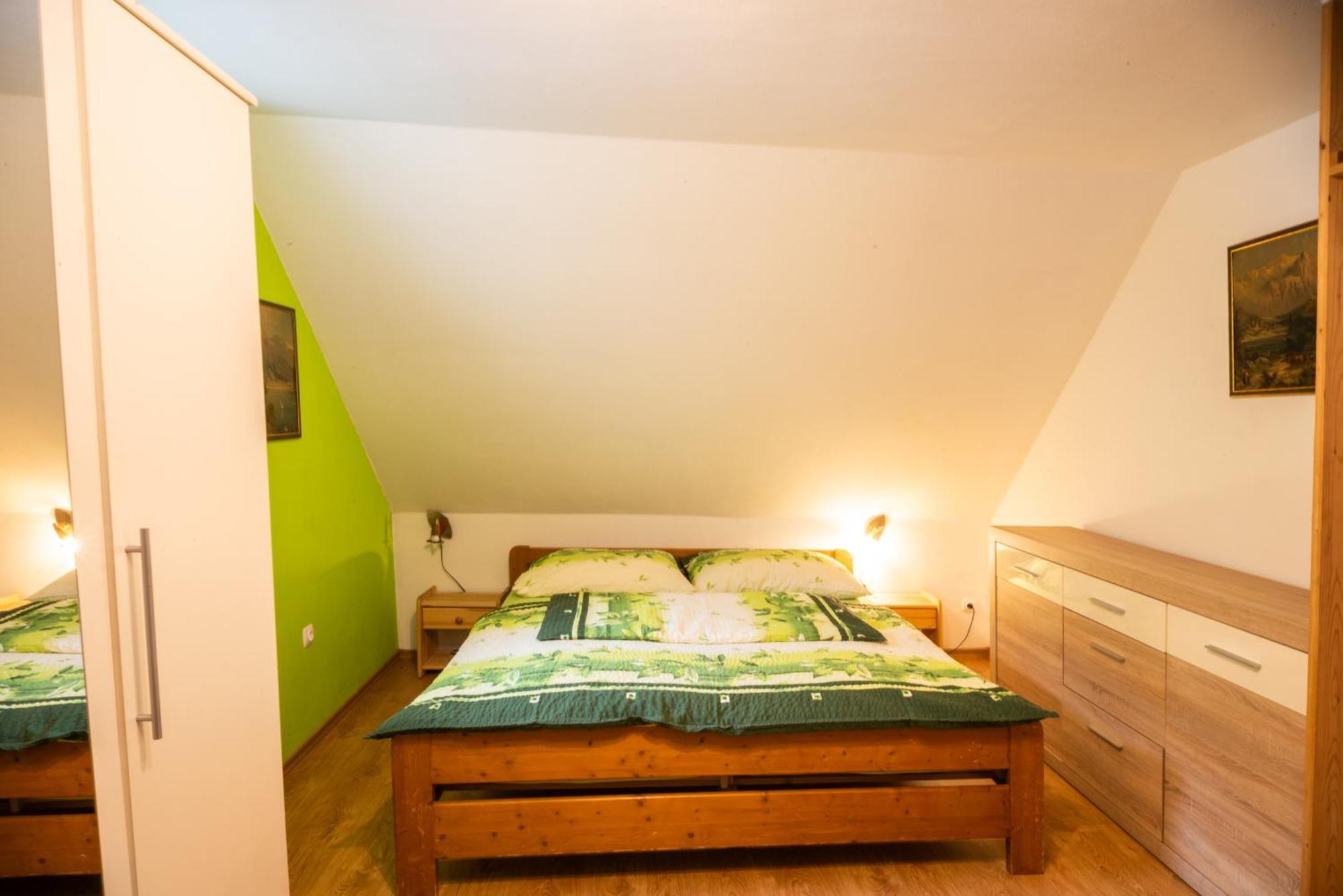 Zemianska Kuria Vachtar Hotel Kralova Lehota ภายนอก รูปภาพ