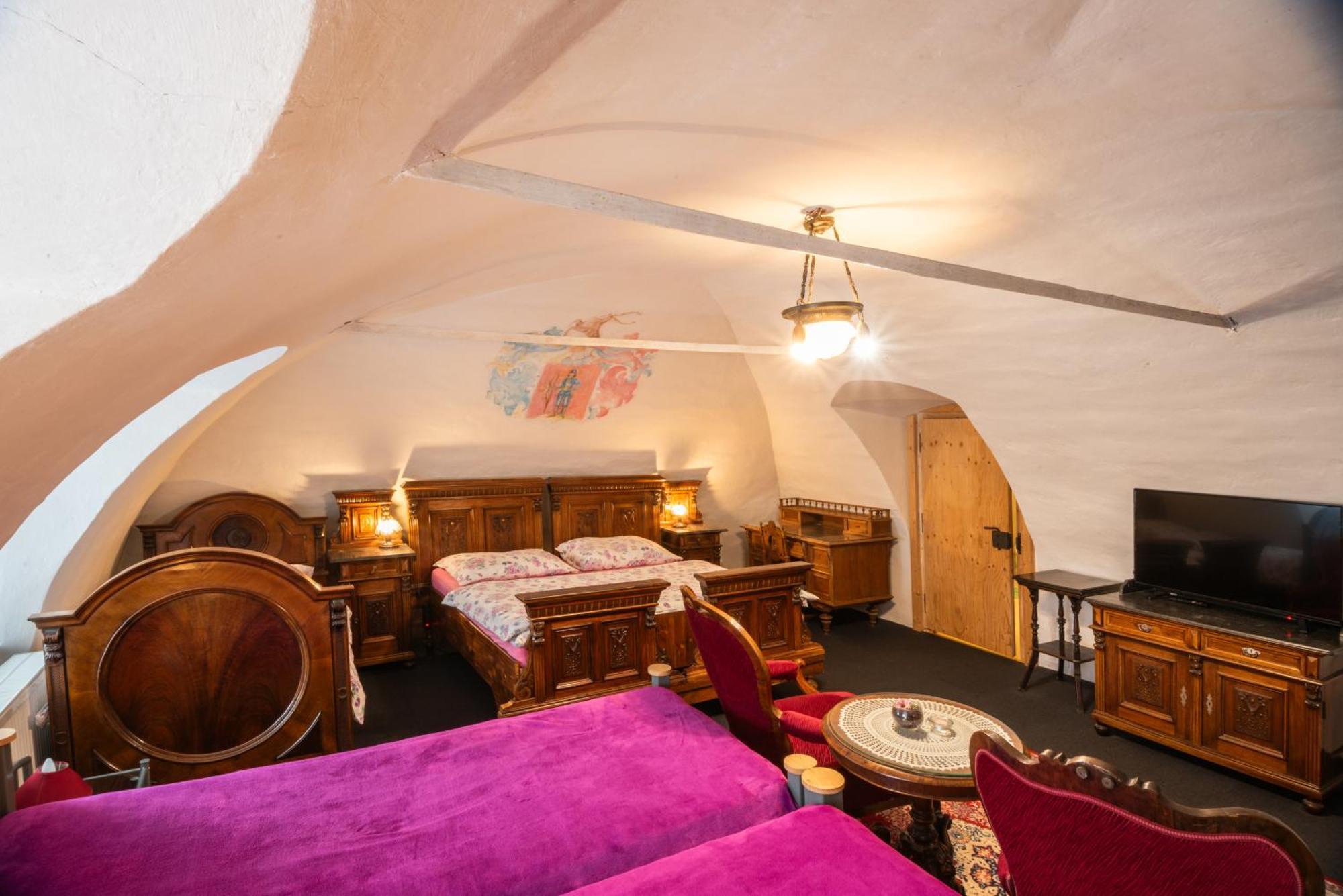 Zemianska Kuria Vachtar Hotel Kralova Lehota ภายนอก รูปภาพ