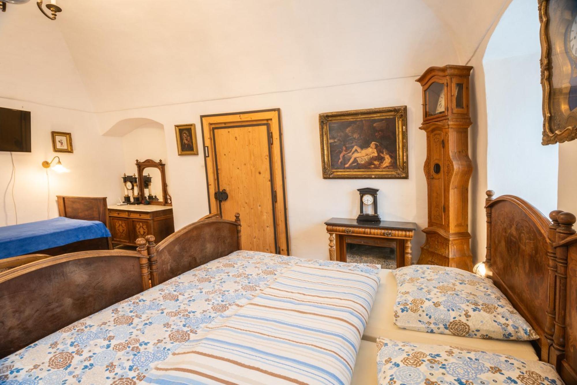 Zemianska Kuria Vachtar Hotel Kralova Lehota ภายนอก รูปภาพ